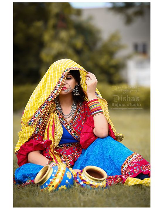 Glamour is a shooting star, it catches your eye, but fades away, beauty is the sun always brilliant day after day. 

#navratri #navratri2019 #navratri2k19
.
MUA: Disha Panchal Disha beauty saloon Academy
Shoot: Dip Thakkar Dip Memento Photography Parth Thakkar
InFrame: Mugdha
Jewellery: Nancy Handicraft
Costume by: Rashmi Thummar

#photoshoot #ethnic #traditionalart #ahmedabad #gujarati #pop #makeup #navratrichaniyacholi #chaniyacholi #indianfashionblogger #fashionblogger #makeuptutorial #weddingdress #instapic #bollywood #bollywoodhotness #bollywoodactresses #indian #pic #picoftheday #photooftheday #festivalofnations #festival