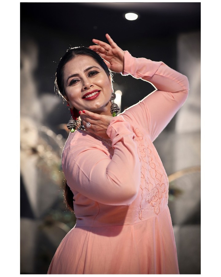Dance is the purest Expression of every Emotion, Earthly and Spiritual..
.
.
Dance Photo/Video Shoot for :
Nrityalaya by Jashoda Patel
In Frame : Jashoda Patel
Photography by : @dip_memento_photography
Video by : @sky_clicks_feelms 
Assist : @meandmyphotography11 
#nrityalaya #dipmementophotography #nrityalayadance #kathak #kathakdance #classicaldance #ahmedabad #indianclassicaldance #катхак #pirouettes #chakkars #happydancing #classicaldance #indiandancer #dancersofinstagram #indianclassicaldance #dancerslife #classicaldancers #kathakdance #kathakdancer #indianclassicaldancers #9924227745 #spins #lovefordance #worldofdance #dance #love #indiandanceform #music #loveforkathak #dancers #dancersindia