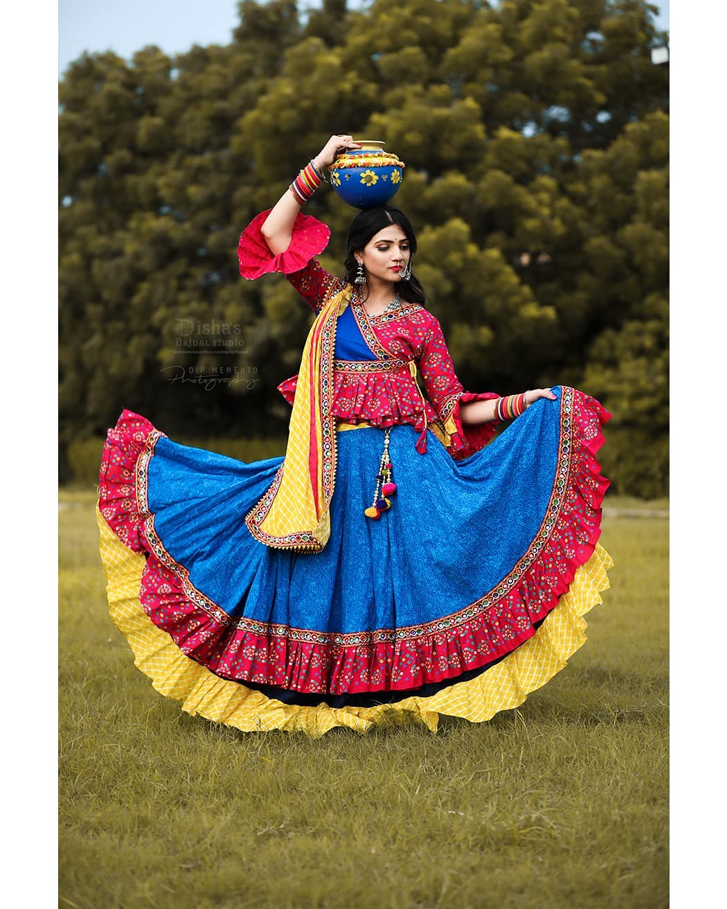 Untill you spread your wings you will have no idea how far you can fly.....#navratri #navratri2019 #navratri2k19
.
MUA: @dishapanchal246 
Shoot: @dip_memento_photography 
@meandmyphotography11
 InFrame: @imug_pandey 
Jewellery: @nancyhandicraft9
Costume by: @rashmithummar

#navratri2019 #photoshoot #ethnic #traditionalart #ahmedabad #gujarati  #pop #makeup #navratrichaniyacholi #chaniyacholi #indianfashionblogger  #fashionblogger #makeuptutorial #weddingdress  #instapic #bollywood #bollywoodhotness #bollywoodactresses #indian #pic #picoftheday #photooftheday  #festivalofnations #festival #9924227745 #dipmementophotography #dip_memento_photography
