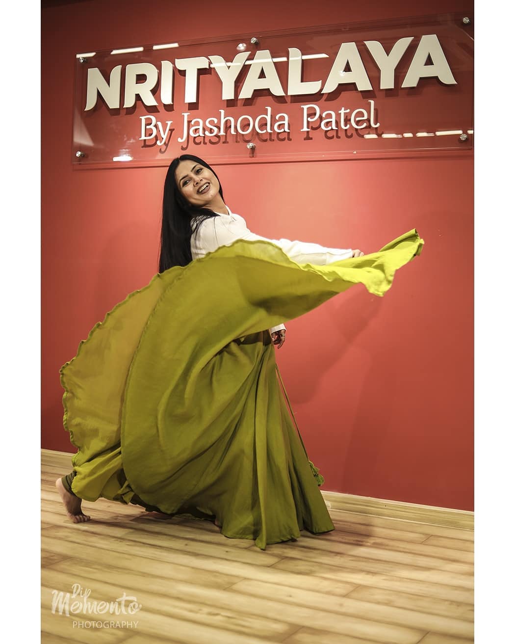 You are a work of art. Not everyone will understand you, but the ones that do, will never forget you....
.
.
Dance Shoot for  @nrityalayabyjashodapatel
@jashodapatel_kathak
📸@dip_memento_photography
.
. 
#kathakdancers #indiandancecrew #bollywooddance #dancersofindia
 #kathak #kathakdance #classicaldance #ahmedabad #indianclassicaldance #dancephotography #chakkars #happydancing #classicaldance #indiandancer #dancersofinstagram #indianclassicaldance  #kathakdance #kathakdancer #indianclassicaldancers #9924227745 #dipmementophotography  #worldofdance #dance #indiandanceform #loveforkathak #dancers #dancersindia #indiaportraits