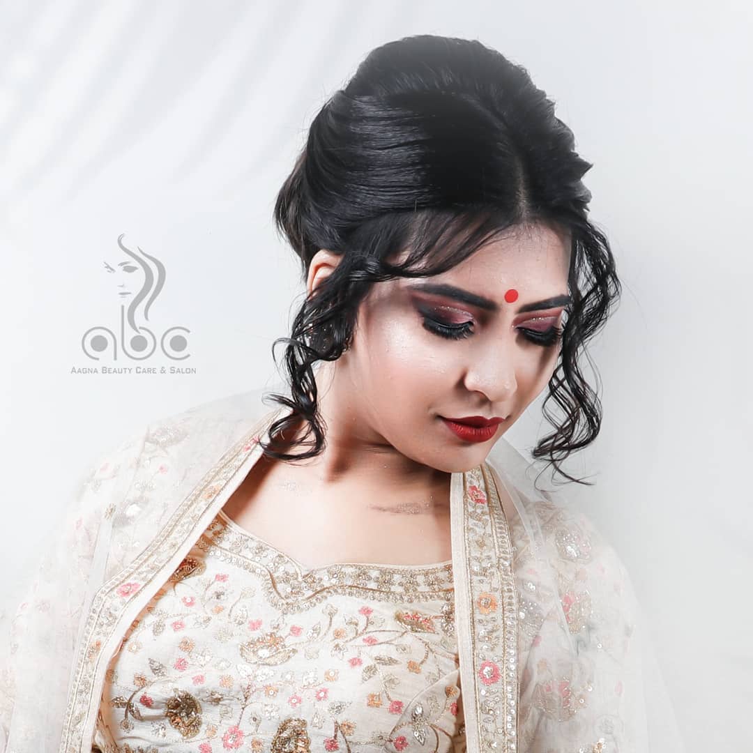 Makeover by @_aagna_beauty_care_
Tieup:  @studio_a_the_family_salon
Click & Retouch by :@dip_memento_photography
Assist: @ll_ii_mr.tendulkar_ii_ll
Model : @komalpatel_16
Outfit: Eva Designers
Support & help: @ashish.kotadiya.75 #9924227745 #dipmementophotography #dip_memento_photography