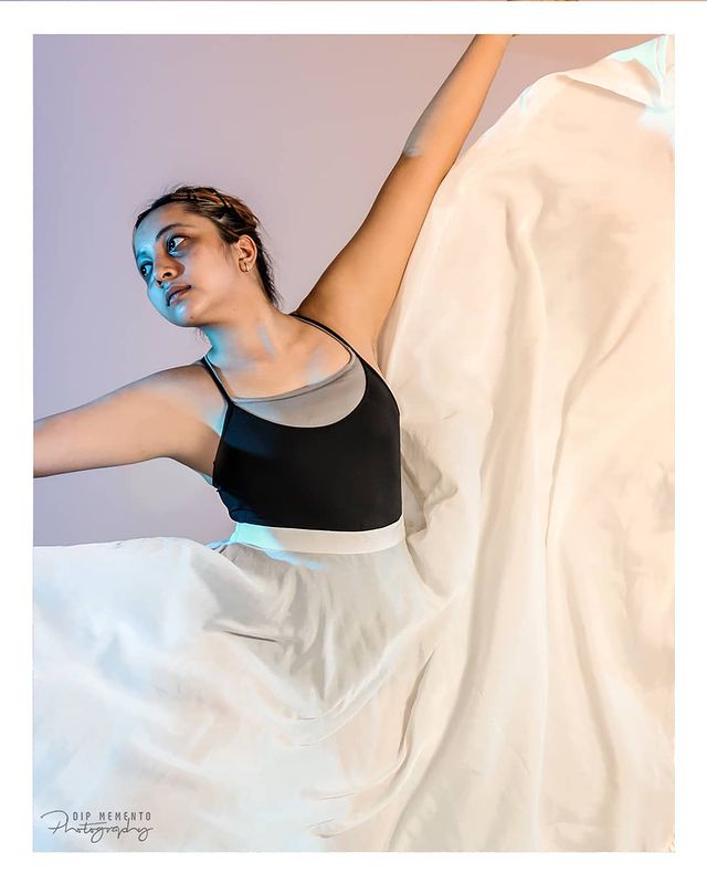 She Danced where other walked....
.
.
📸for @enpointeballetacademy
📸by @dip_memento_photography
.
.
#ballet #dance #dancer #ballerina #balletdancer #dancers #balletphotography #dancing #balletlife #jazz #pointe  #dancelife #dancephotographer #dancephotography #ahmedabad #dipmementophotography #9924227745  #balletclass #art #dancersofinstagram #balletpost #pointeshoes  #danza #worldwideballet #dancephotography  #balletworld #bailarina #tutu
