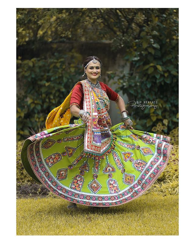 Garba Video/Photoshoot  for  @lasya_by_bhuvneshwaripatel Team, @bhuvneshwaripatel as Choreographer
📸 @dip_memento_photography 

.
.
.

#twirling #flare #navratri #garbaqueen #garbaking #ahmedabad #fashion  #indianfestival #navratrifestival #navratrigarba  #garbalovers  #9924227745 #dancephotographer #photographer #navratrispecial #garbavibes💃 #nightfestival #garments #catalogue #dancephotography #ahmedabaddancers #ahmedabad_instagram #l4l #photooftheday #dipmementophotography