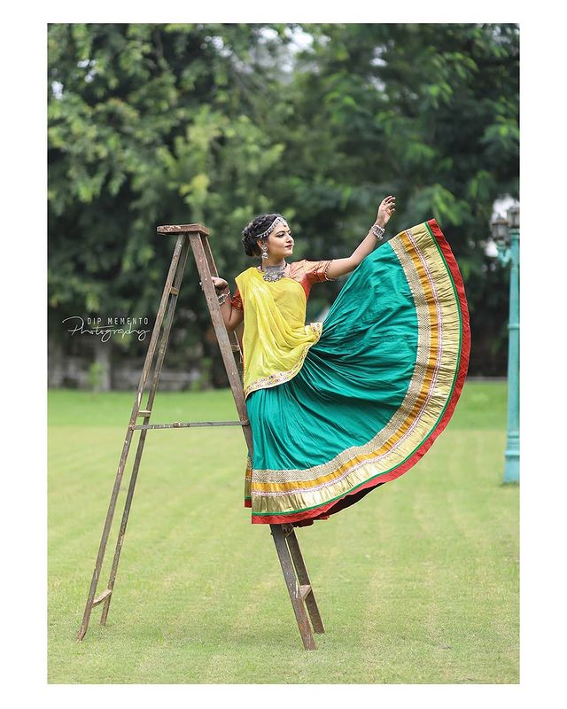 This one is EPIC and Most favo. click from this series.

Garba Video/Photoshoot  for  @lasya_by_bhuvneshwaripatel Team, @bhuvneshwaripatel as Choreographer
In Frame @khushi__03
📸 @dip_memento_photography 
.
.
.
#twirling #flare #navratri #garbaqueen #garbaking #ahmedabad #fashion  #indianfestival #navratrifestival #navratrigarba  #garbalovers  #9924227745 #dancephotographer #photographer #navratrispecial #garbavibes💃 #nightfestival #garments #catalogue #dancephotography #ahmedabaddancers #ahmedabad_instagram #l4l #photooftheday #dipmementophotography
