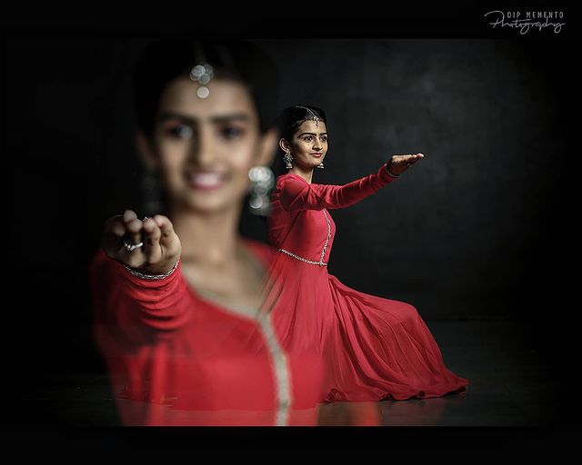 A Kathak dance recital by Manya Jaykrishna as a part of her initiative to help kids suffering from cancer 🙏.

Choreography: Padmabhushan Smt. Kumudini lakhia
@kadamb.centre.for.dance
Assisted by: @rupanshisince1990
Music:
Tabla -  Shri Joby Joy
Sarangi- Shri Ikram kalavant Khan
Flute -  Shri Partha Sarkar
Performed by: Maanya Jaykrishna @anarjaykrishna
Costume: Anuvi Desai
Sp. Thanks to @lovefornritya

Photo/Videography: @dip_memento_photography

#kathak  #kadamb  #classicalchoreography
#kathakdance #danceforacause #kidssufferingfromcancer #gujaratcancersociety #kadambcenterfordance  #dancephotographer  #dancersofinstagram #kathak_space #9924227745 #kathaklovers #danceoftalent #kathakdancers  #dipmementophotography #dancevideo #dancers #dancelovers #dancersofinstagram #photography