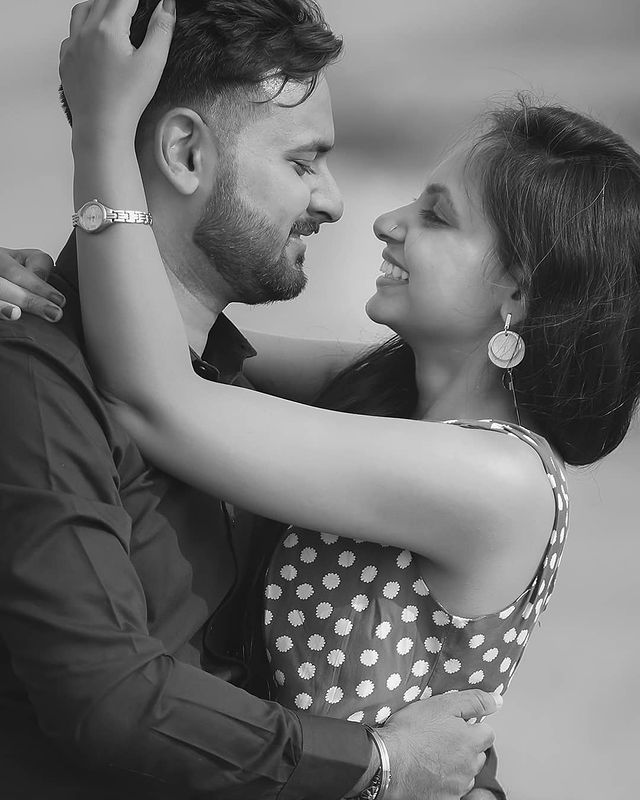 A SOUL MATE is not the person  who makes you the Happiest, but the one who makes you FEEL the most!....
#prewedding Diaries
.
.
💏Anjali + Mihir
📸Clickers
 @dip_memento_photography.
 @pragnesh.pandya.14203
.
.
 #wedding #preweddingphoto #photography #preweddingphotography  #weddinginspiration #love  #weddingday #engagement #preweddingphotographer #makeup #preweddingshoot #bridestory #couple #preweddingphotography #photoshoot #photographer #weddingku #like #mua #photooftheday #weddings  #bridal #groom #9924227745 #dipmementophotography #dip_memento_photography