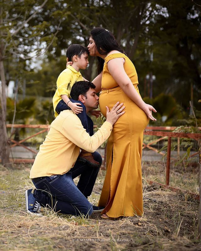 You are the closest I will ever come to Magic.... 
.
.
It's DEVANGI's 2nd maternity shoot...
.
Shoot on - @canonindia_official + @godoxindiaofficial 
~~~~~~~~~~~~~~~~~~~~~~~~~~~~~~~~
#dipmementophotography 
📸Shoot & Edit by Team
@dip_memento_photography
DM for Inquiry on +91 9924227745
~~~~~~~~~~~~~~~~~~~~~~~~~~~~~~~~
#maternityphotoshoot #maternityphotoshootideas #maternityphotoideas  #maternityphotography #maternityphotographer #pregnancyphotoshoot  #babybumpphotography #babybumpphotoshoot #babybump #bestpregnancyphotos#bestpregnancyphotographer #pregnancy #ahmedabadphotographer #bestphotographerofahmedabad #photostudio #bestphotographerinindia #9924227745 #maternityphotography #momtobe #mommytobe #maternityshoot #dipmementophotography  #maternitystyle  #pregnantfashion #maternitysession  #babyshower