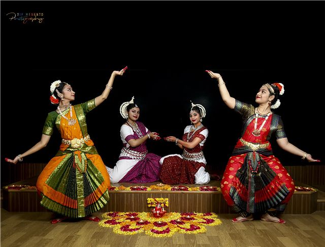 Dance Shoot done during #Diwali
For @shashikunjacademy
Concept by @lakhanibhairavi
 & @vir_art90 

Inframe Students of  Aum Arts academy @mishrasuprava and @rasadhwani

Shoot on - @canonindia_official + @godoxindiaofficial
~~~~~~~~~~~~~~~~~~~~~~~~~~~~~~~~
#dipmementophotography 
📸shoot by
@dip_memento_photography
DM for inquiries or call/Wp on +91 9924227745
~~~~~~~~~~~~~~~~~~~~~~~~~~~~~~~~
.
.
#bharatnatyam #oddisi  #dancephotography #classicaldance #indiandancefederation #dancephotographer #ahmedabaddancephotographer #ahmedabadphotographer #ahmedabad #indiandancerscommunity  #kathak_space #9924227745  #danceoftalent #oddiseedancer #dipmementophotography #dancevideo #dancers #dancelovers #dancersofinstagram