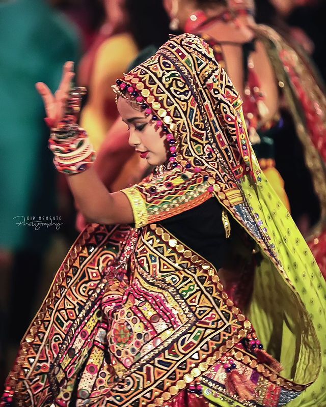 Dip Memento Photography,  repost, Ghado, garba #navaratri #garbalovers #garbainahmedabad #garbaingujarat #traditional #gujju #gujjugarba #ahmedabadigarba #9924227745, dipmementophotography, dancephotography, ahmedabad, sharadpurnima, radharasgarba #traditionalgarbadress #ghadogarba #hellarhadagarba, folkdance, tradionalgarba